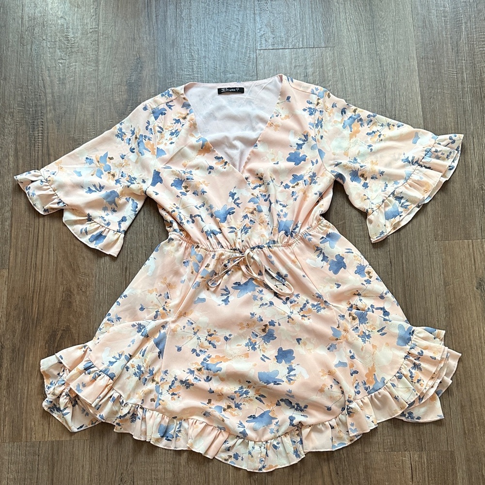 Women's Floral Dress with Ruffle Sleeves